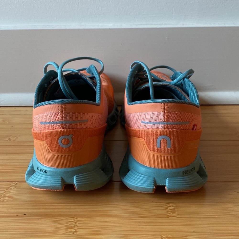 Men's On running shoes - Picture 3 of 5